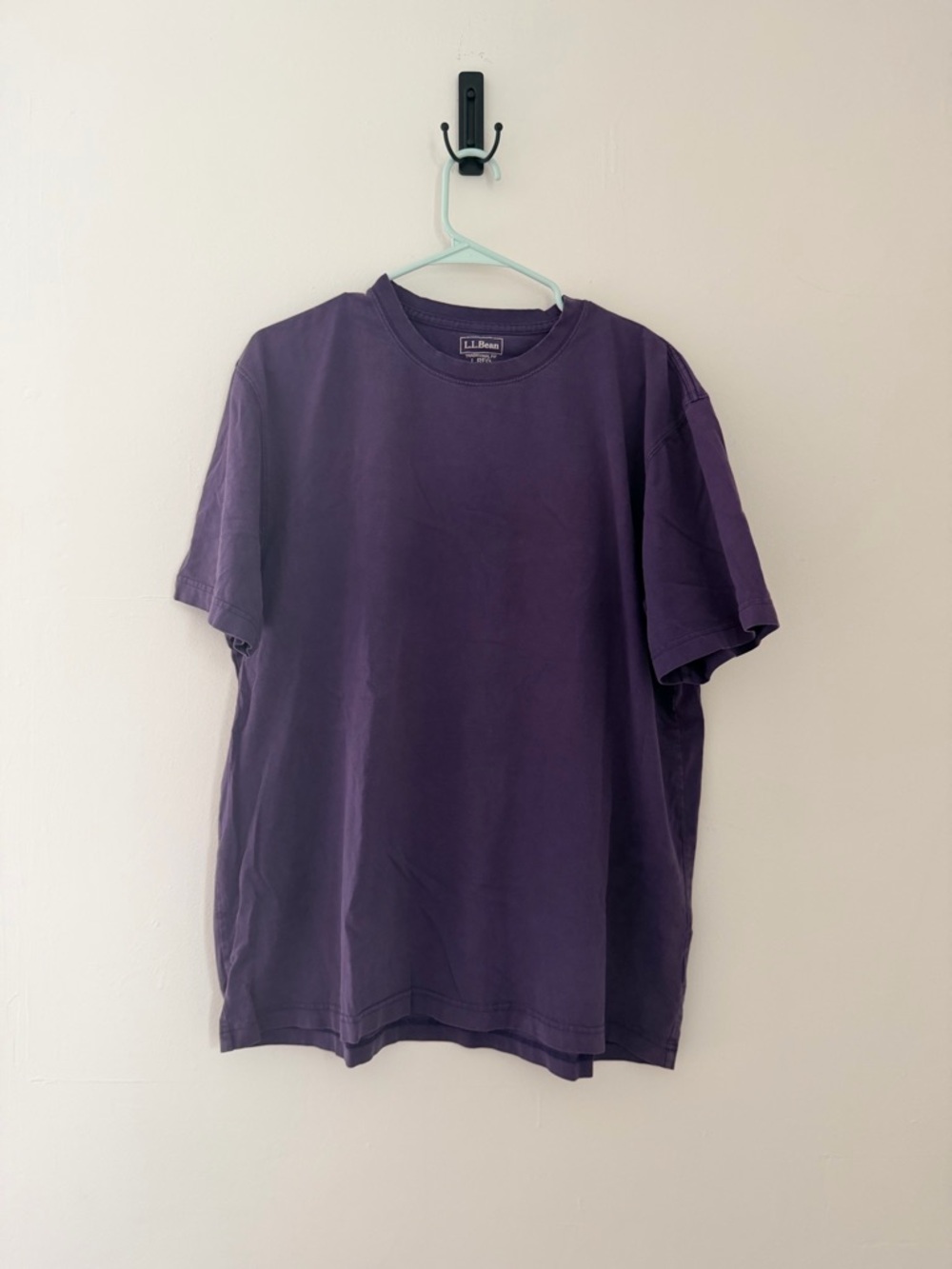 Bundle of L.L. Bean Men's Classic Crew Neck T-Shirts Men’s L, 4 shirts total - Picture 10 of 12